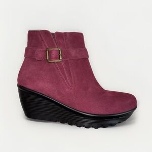 nwt SKETCHERS Suede Parallel Wedge Ankle Boots (Day Date): size 7.5 W